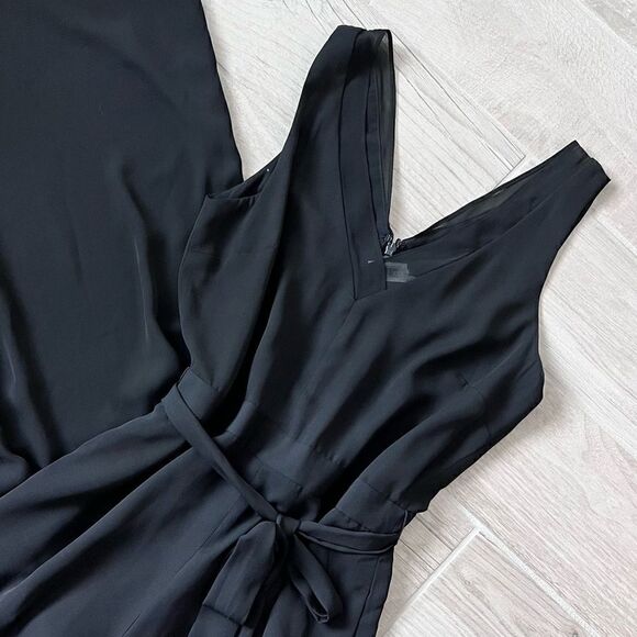 NWT Banana Republic V-neck Jumpsuit in solid Black Women's Size 4 - Picture 9 of 10